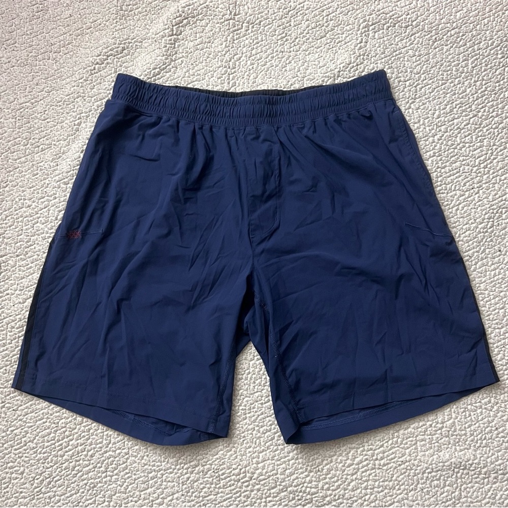 Rhone Navy Blue Performance Athletic Shorts 8.5” Inseam Hike Men’s Size Medium